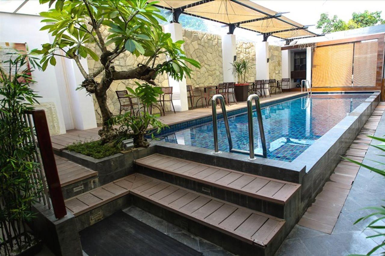 Favor Hotel Makassar City Center By Life Εξωτερικό φωτογραφία
