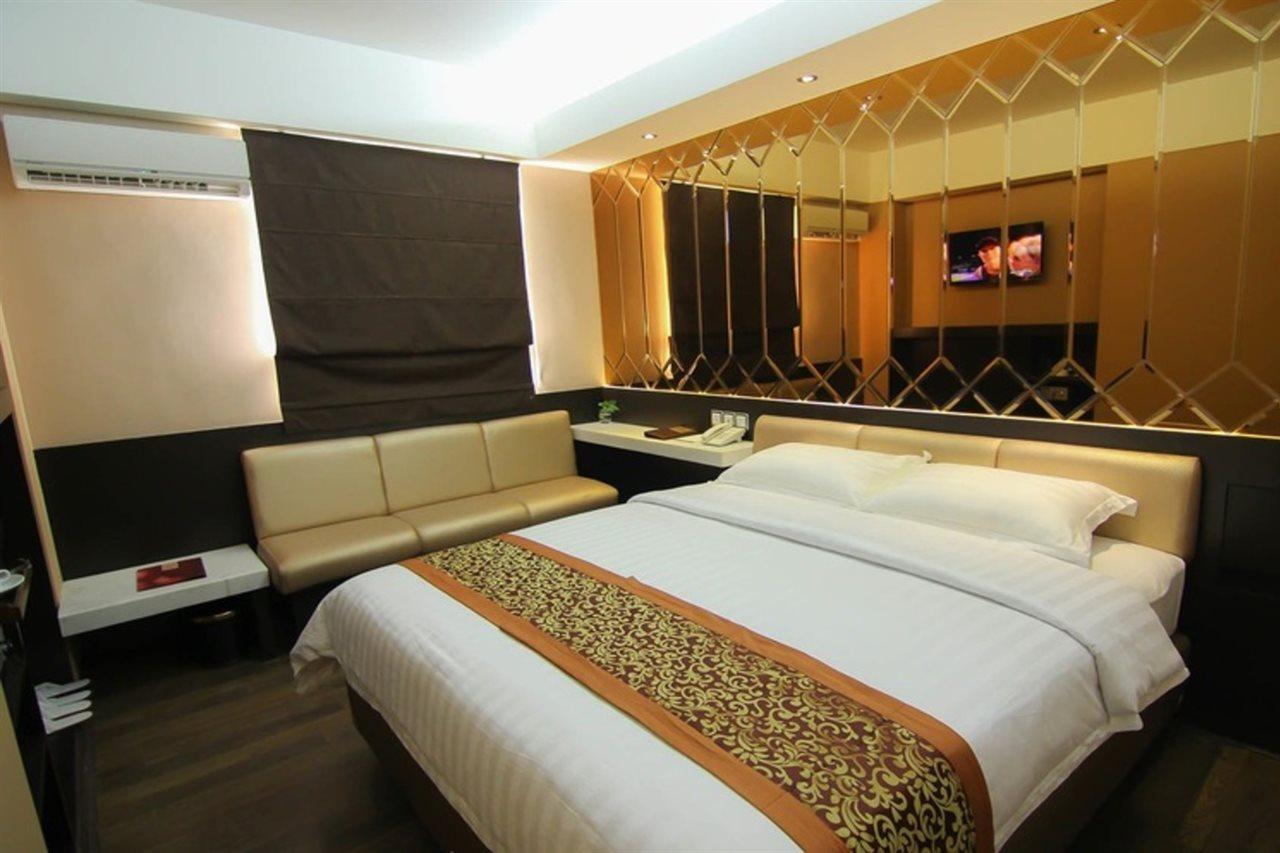 Favor Hotel Makassar City Center By Life Εξωτερικό φωτογραφία