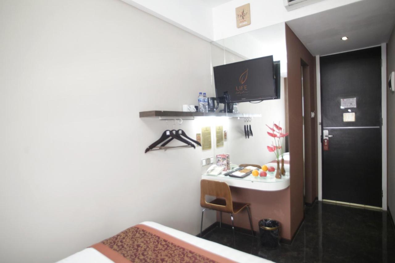 Favor Hotel Makassar City Center By Life Εξωτερικό φωτογραφία