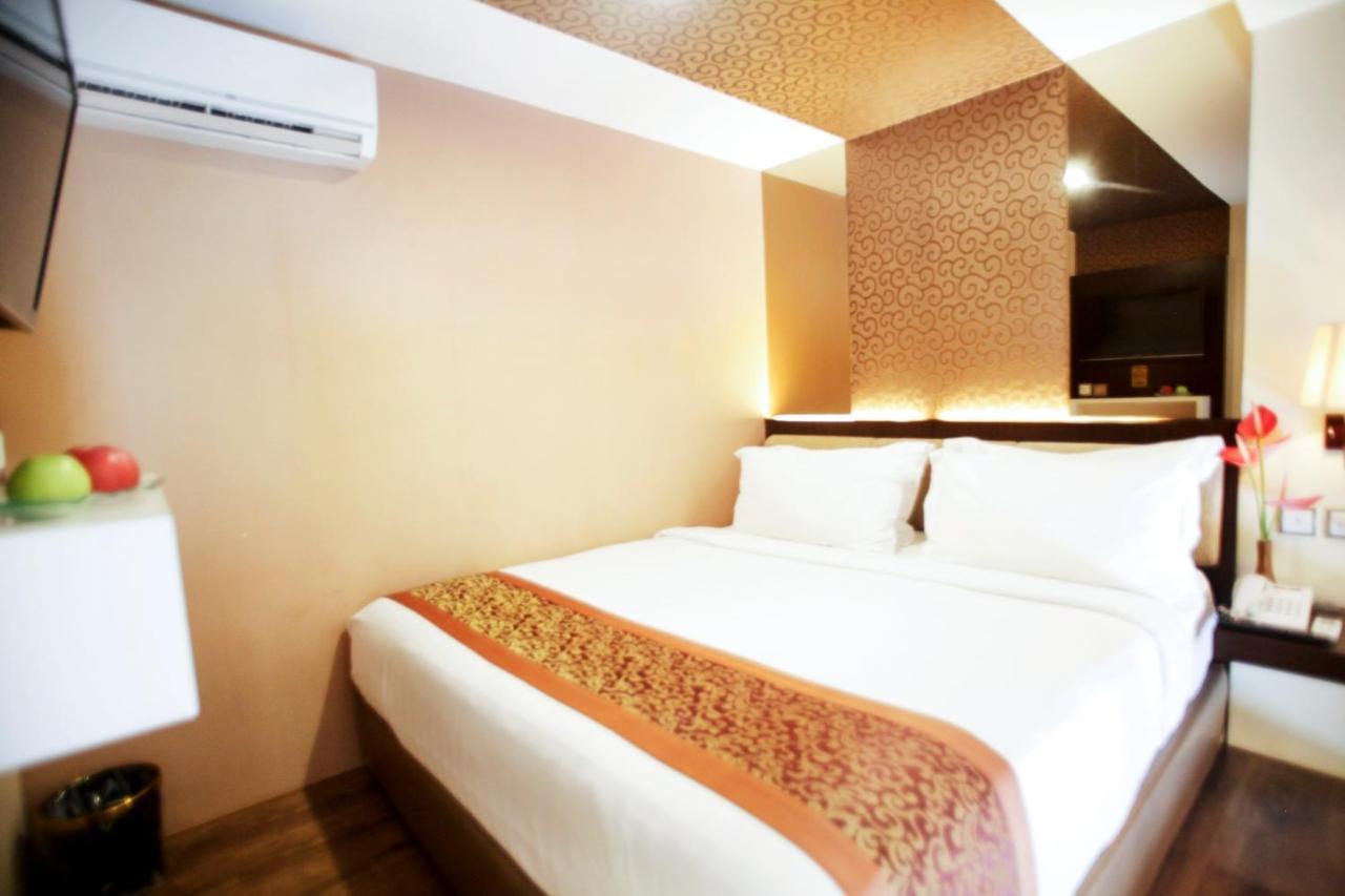 Favor Hotel Makassar City Center By Life Εξωτερικό φωτογραφία