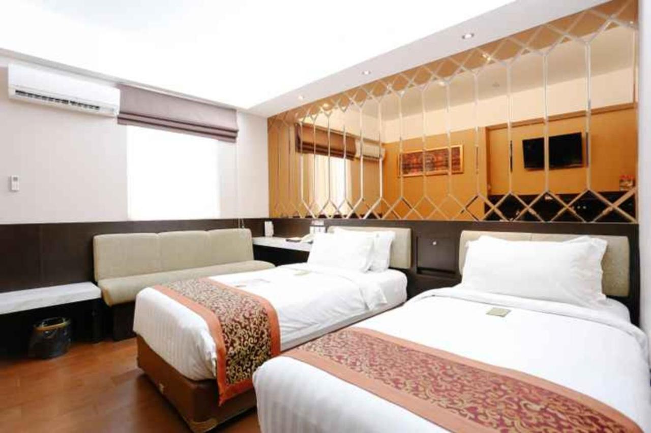 Favor Hotel Makassar City Center By Life Εξωτερικό φωτογραφία