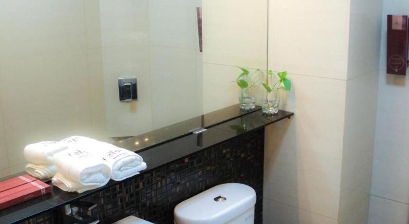 Favor Hotel Makassar City Center By Life Εξωτερικό φωτογραφία