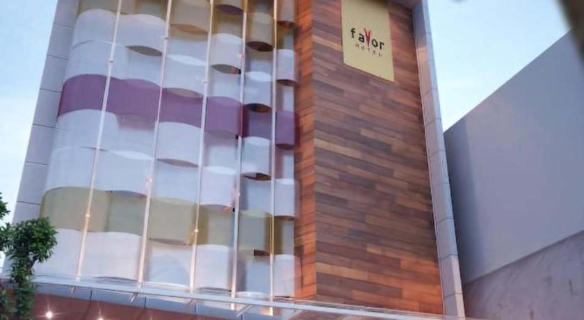 Favor Hotel Makassar City Center By Life Εξωτερικό φωτογραφία