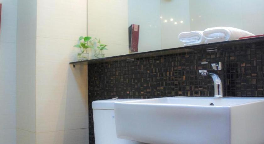 Favor Hotel Makassar City Center By Life Εξωτερικό φωτογραφία