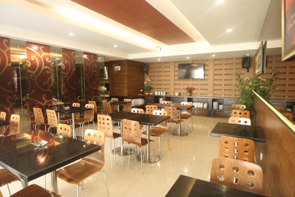 Favor Hotel Makassar City Center By Life Εξωτερικό φωτογραφία