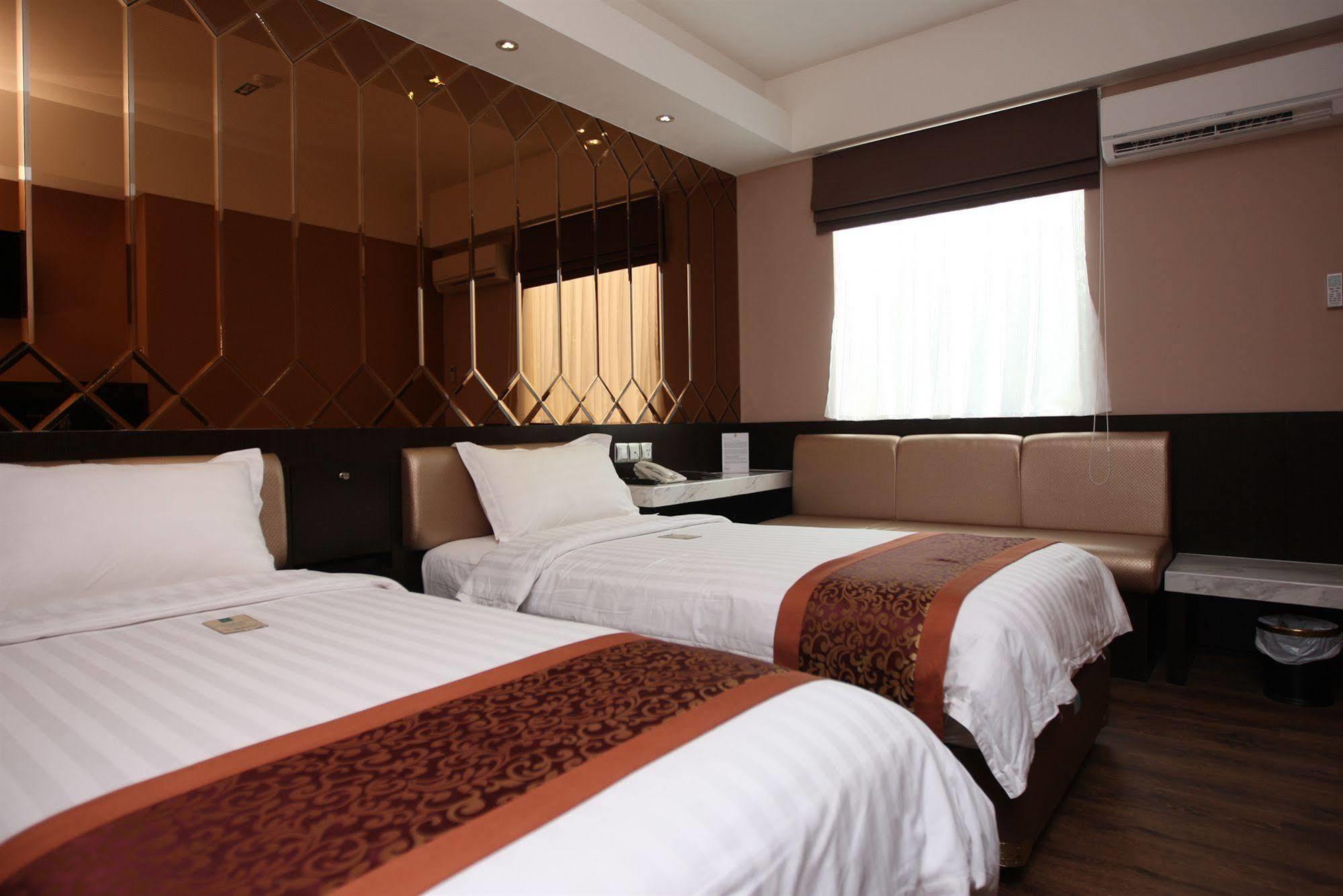 Favor Hotel Makassar City Center By Life Εξωτερικό φωτογραφία